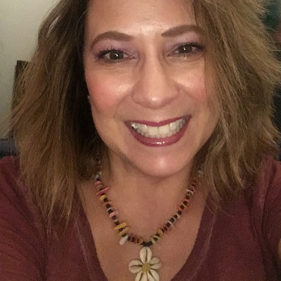 I ❤️ accessories - jewelry, hats, scarves n boots. - Picture 2 of 9